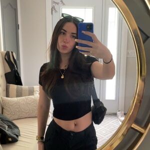 Meet your Posher, Emilie